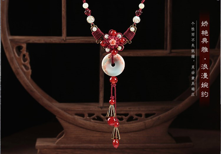 浪漫嬌艷紅色毛衣鏈，復(fù)古壽山石平安扣項(xiàng)鏈