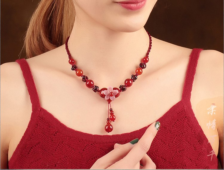 柔情紅色鎖骨鏈，民族風(fēng)紅珠項(xiàng)鏈?zhǔn)罪? src="/shige/d/file/bigpic/190404/04/13-1P225113104.jpg" / data-L4IC="zLe7O4"><br / data-31E0="Dqe5i4">
	<img alt=