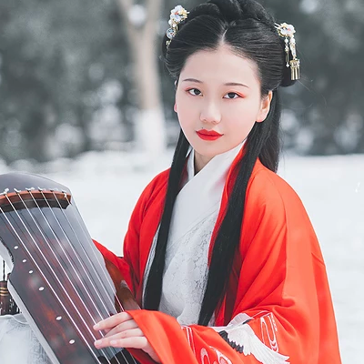 紅梅白雪彈琴女生頭像，唯美古風(fēng)真人頭像
