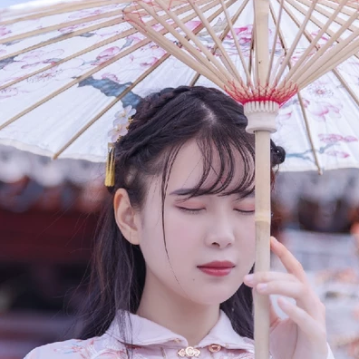 油紙傘下清新文藝女生頭像，唯美古風(fēng)真人頭像