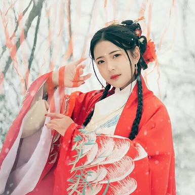 冷艷紅衣白雪女生頭像，唯美古風(fēng)真人頭像