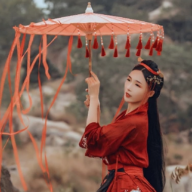 紅裳彈琵琶女生頭像，唯美古風真人頭像