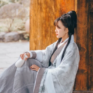 白衣清新復古女生頭像，唯美古風真人頭像