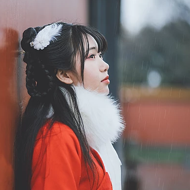 清新文藝紅披風(fēng)女生頭像，唯美古風(fēng)真人頭像