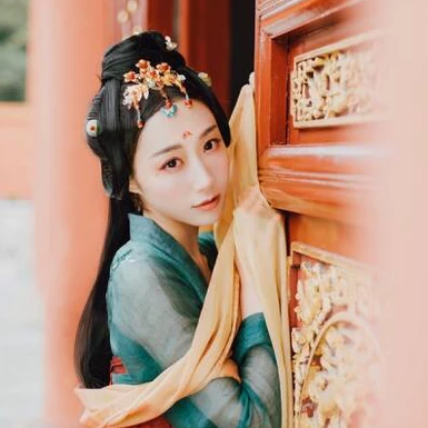 紅妝典雅帶傘團扇女生頭像，唯美古風真人頭像