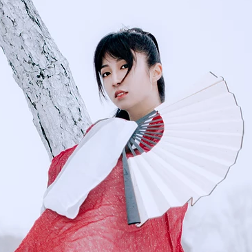 初雪紅衣俠客女生頭像，唯美古風(fēng)真人頭像