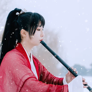 初雪紅衣俠客女生頭像，唯美古風(fēng)真人頭像