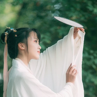 淡雅清新文藝帶團(tuán)扇女生頭像，唯美古風(fēng)頭像