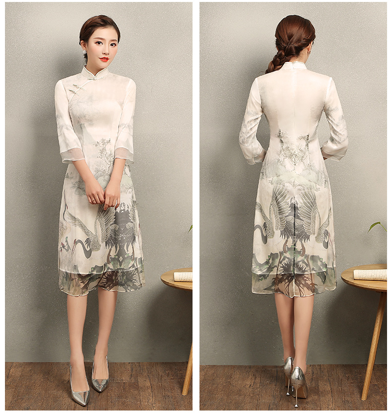 復(fù)古飛鶴旗袍，淡雅中袖中式旗袍裙