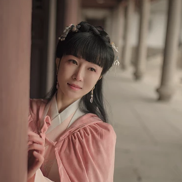 清新帶傘粉色披風(fēng)女生頭像，唯美古風(fēng)頭像