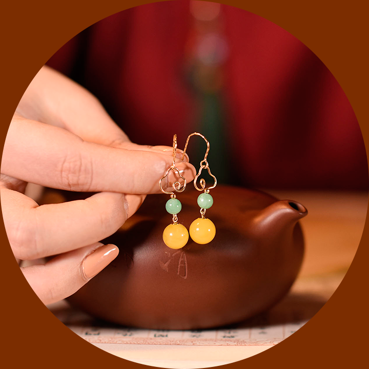 古風(fēng)手工祥云耳環(huán)，古典蜜蠟翡翠耳環(huán)