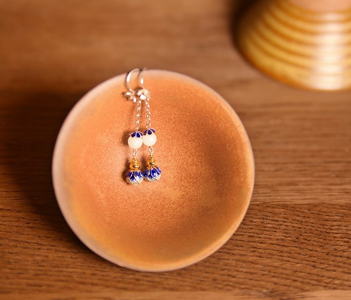 氣質(zhì)銀流金耳飾，純白貝珠顏如玉耳環(huán)首飾