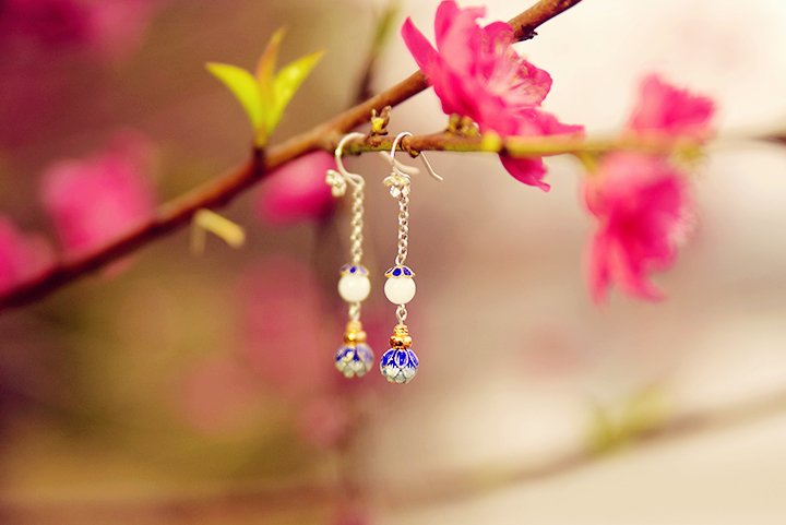 氣質(zhì)銀流金耳飾，純白貝珠顏如玉耳環(huán)首飾