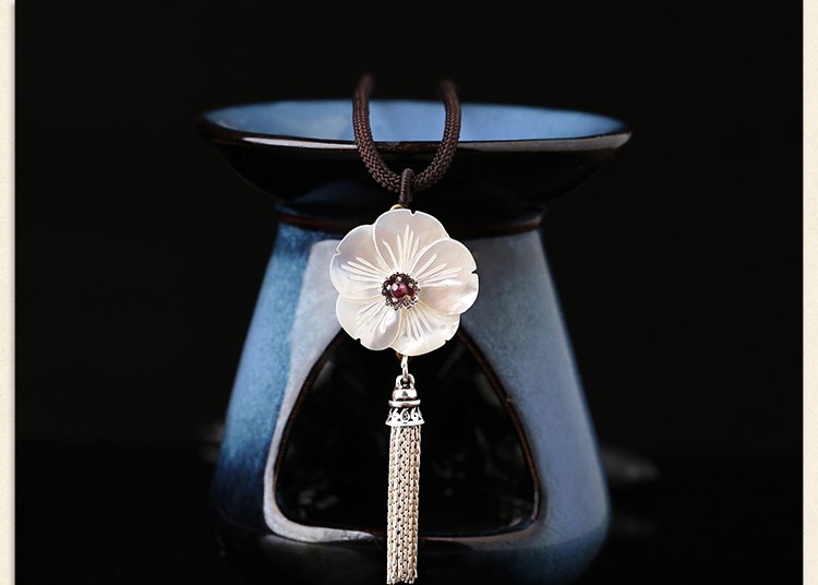 貝殼花復(fù)古鎖骨鏈，銀流蘇花朵項鏈?zhǔn)罪? src="/shige/d/file/bigpic/190404/04/13-1P305110912-52.jpg" / data-Tfa7="BvONJI"><br / data-fTf3="ogq2LQ">
	<img alt=