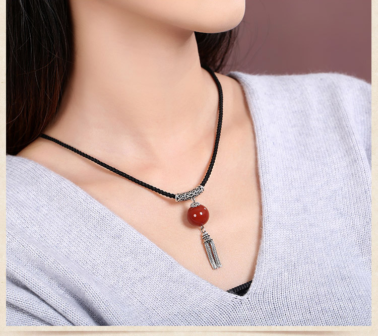 簡約時(shí)尚福連文苑鏈子，瑪瑙銀流蘇項(xiàng)鏈?zhǔn)罪? src="/shige/d/file/bigpic/190404/04/13-1P305111F1-51.jpg" / data-Nscp="J62N94"><br / data-4KBp="qVF9jb">
	<img alt=