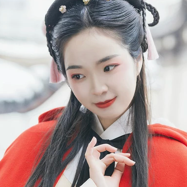 古典紅披風女生頭像,唯美古風真人頭像