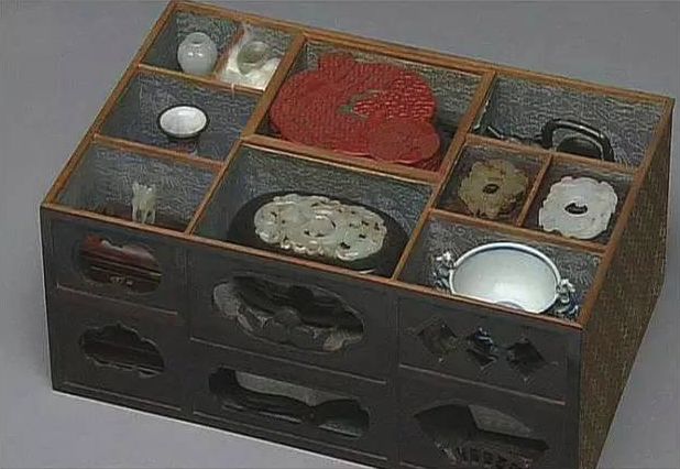 古代“博古架”藏寶貝，精美絕倫多寶格！