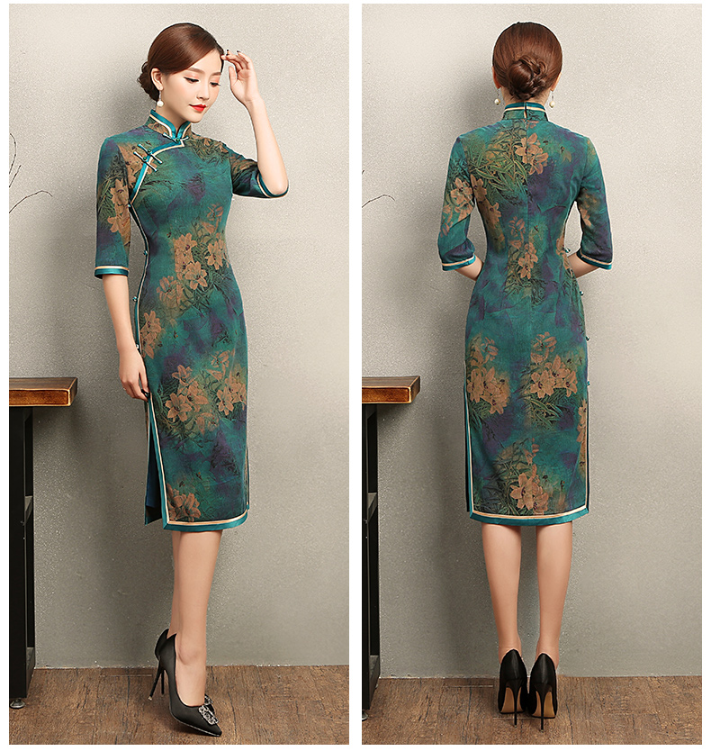 復(fù)古雍容的墨綠旗袍，古典印花旗袍裙