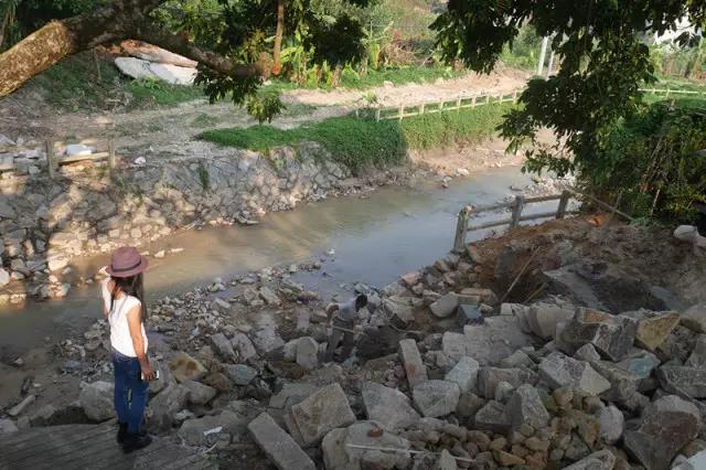 古山重水云間，細(xì)水長(zhǎng)流吸引你