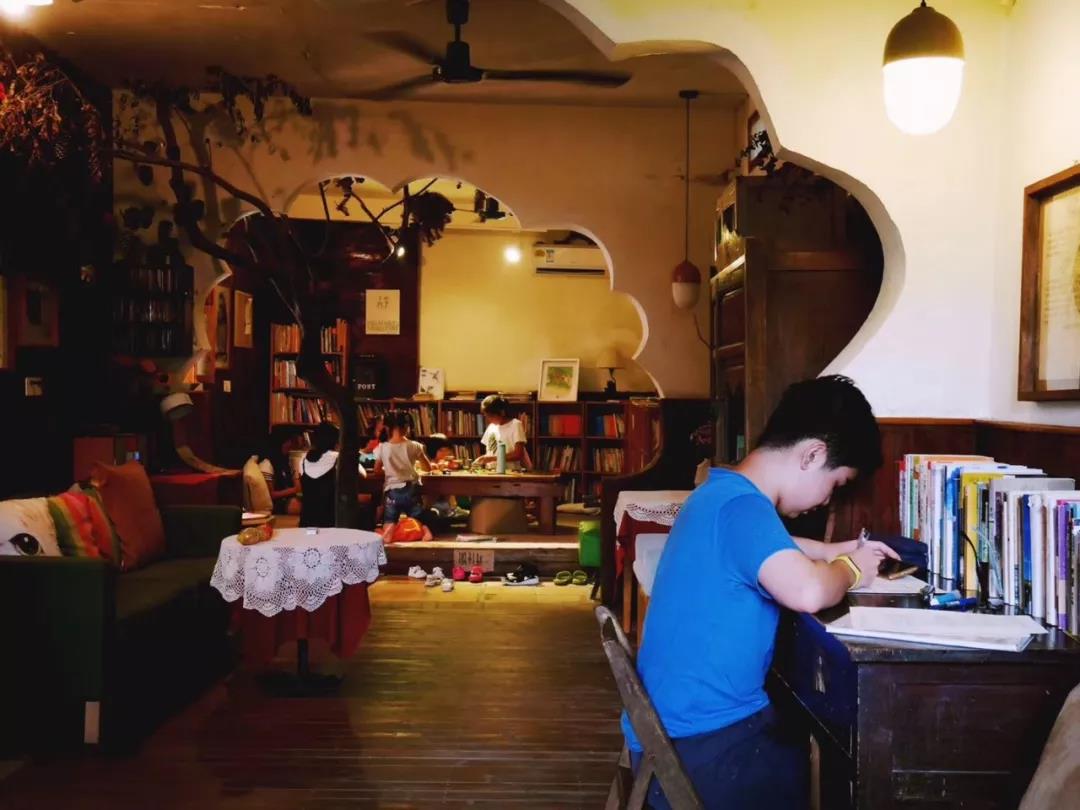 古山重水云間，細(xì)水長流吸引你