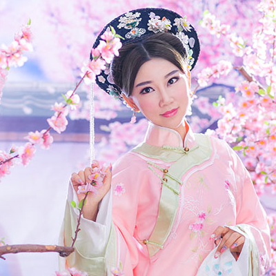 清新桃林妃子帶團扇女生頭像，唯美古風真人頭