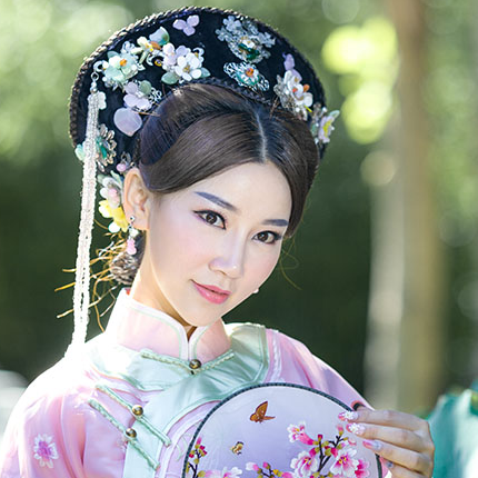 清新桃林妃子帶團扇女生頭像，唯美古風真人頭