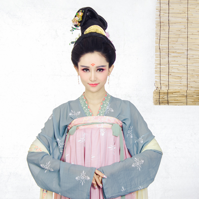 素雅帶團(tuán)扇女生頭像，唯美古風(fēng)真人頭像