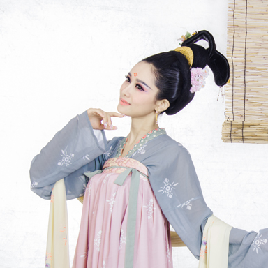 素雅帶團(tuán)扇女生頭像，唯美古風(fēng)真人頭像