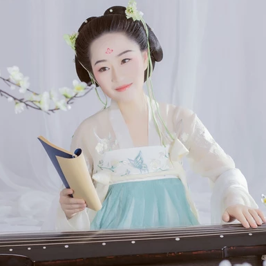 清新淡藍文藝女生頭像，唯美古風真人頭像