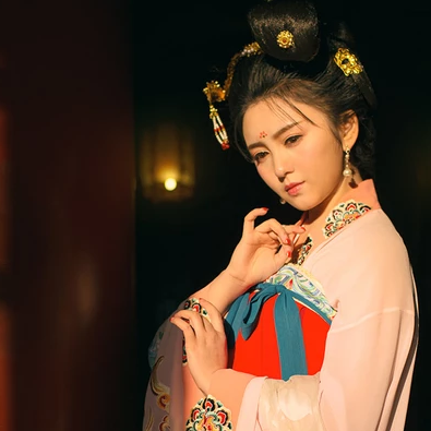 大唐盛世氣象女生頭像，唯美古風(fēng)真人頭像