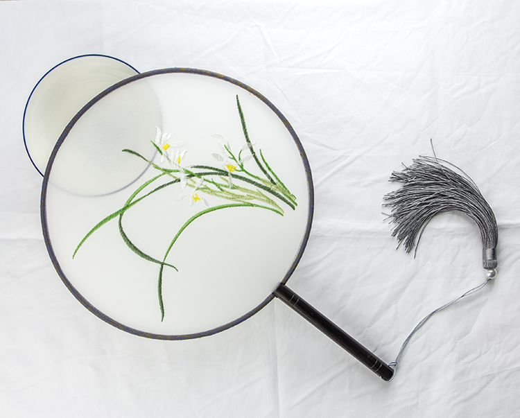 精美蘭花刺繡古風(fēng)團(tuán)扇，古典繡花工藝扇子
