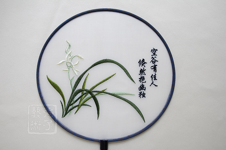 精美蘭花刺繡古風(fēng)團(tuán)扇，古典繡花工藝扇子