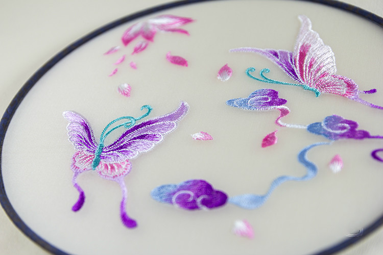 淡雅蝶舞刺繡團(tuán)扇，淡紫復(fù)古繡花工藝扇子