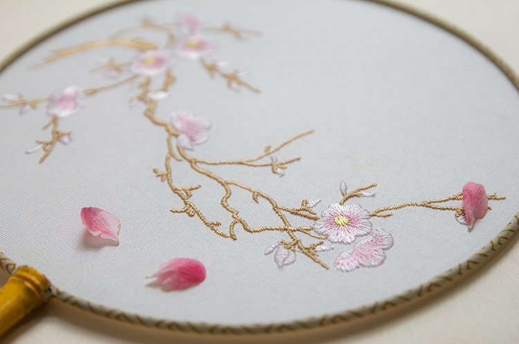 清新桃花刺繡團扇，粉色韻味繡花宮扇工藝扇子