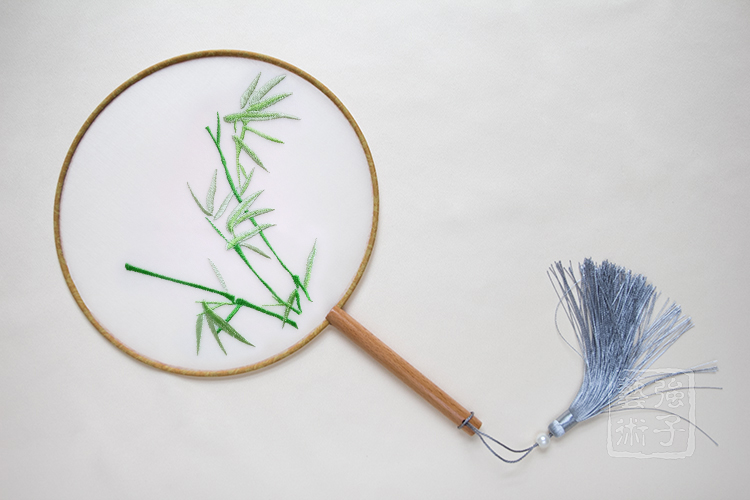 高風(fēng)亮節(jié)竹子刺繡團(tuán)扇，古典繡花宮扇工藝扇子