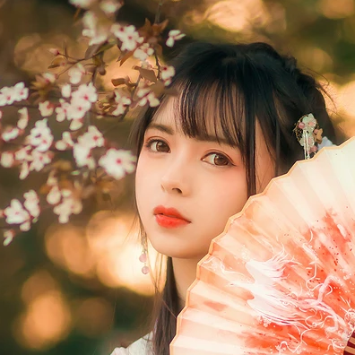 如花似夢帶傘女生頭像，唯美古風真人頭像