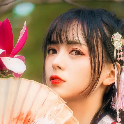 如花似夢帶傘女生頭像，唯美古風真人頭像