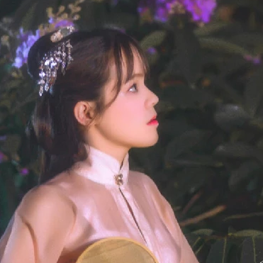紫薇花開(kāi)帶團(tuán)扇女生頭像，唯美古風(fēng)真人頭像