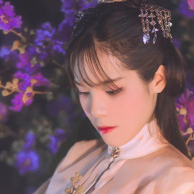 紫薇花開(kāi)帶團(tuán)扇女生頭像，唯美古風(fēng)真人頭像