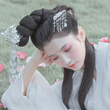 清新迷人帶寵物女生頭像，唯美古風(fēng)真人頭像