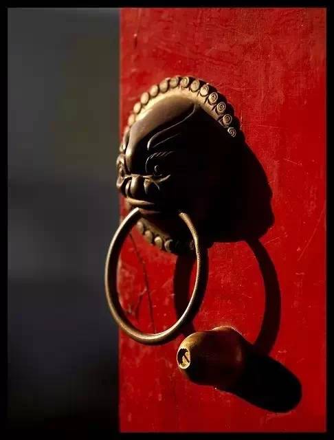 中國(guó)古老的大門(mén)：鎖不住的歷史輪回記憶