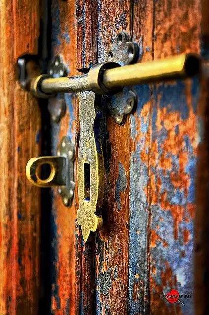 中國(guó)古老的大門(mén)：鎖不住的歷史輪回記憶