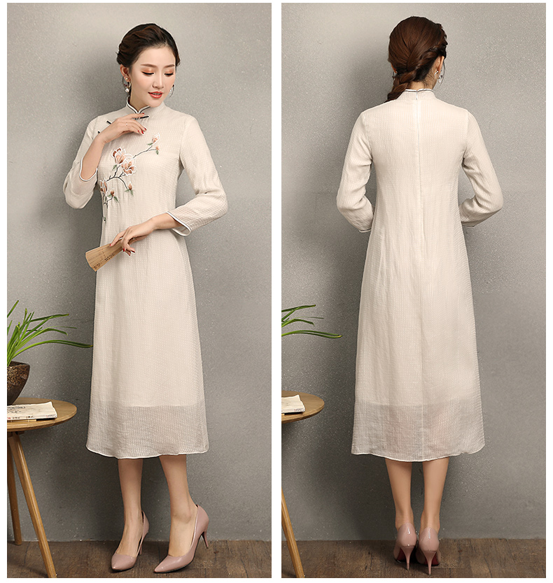 蘭花刺繡素雅旗袍，米白色中長款旗袍裙
