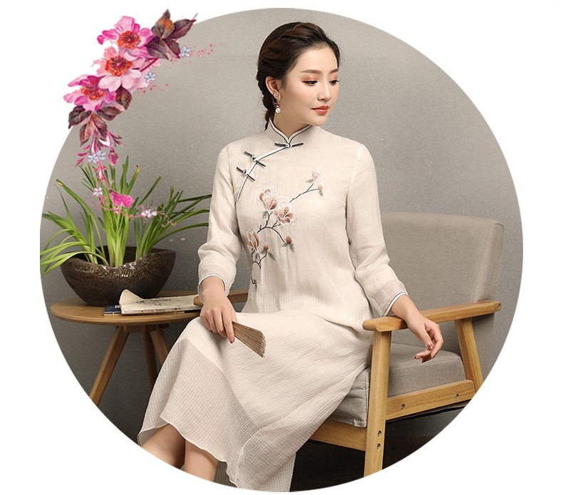 蘭花刺繡素雅旗袍，米白色中長款旗袍裙