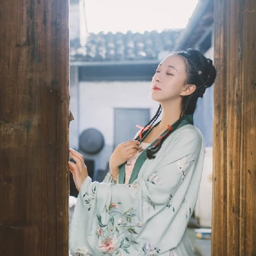 古典氣息帶傘女生頭像，唯美古風(fēng)真人頭像