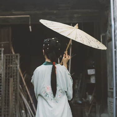 古典氣息帶傘女生頭像，唯美古風(fēng)真人頭像