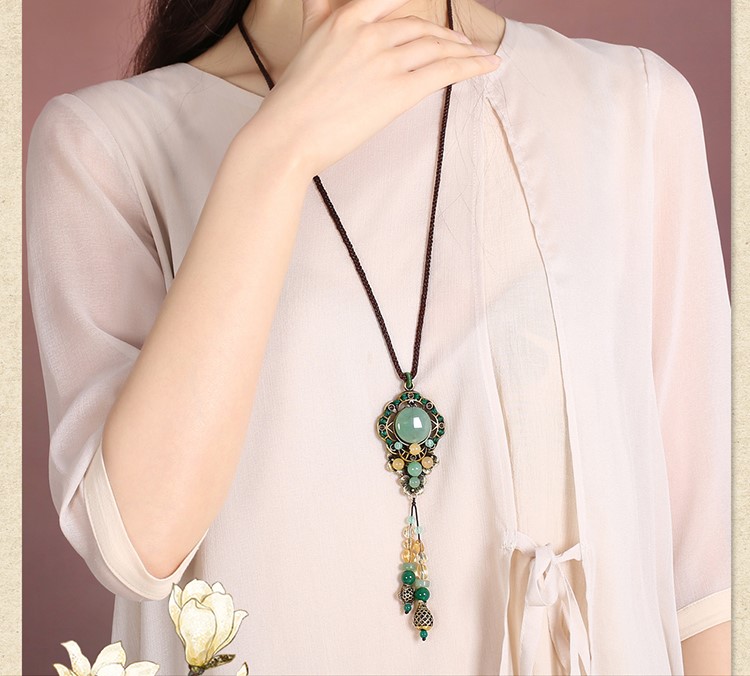 復(fù)古配飾項(xiàng)鏈，東陵玉時(shí)尚裝飾毛衣鏈?zhǔn)罪? src="/shige/d/file/bigpic/190404/04/13-1P312111307.jpg" / data-q6nI="YhAvt1"><br / data-lab3="R0tuuf">
	<img alt=