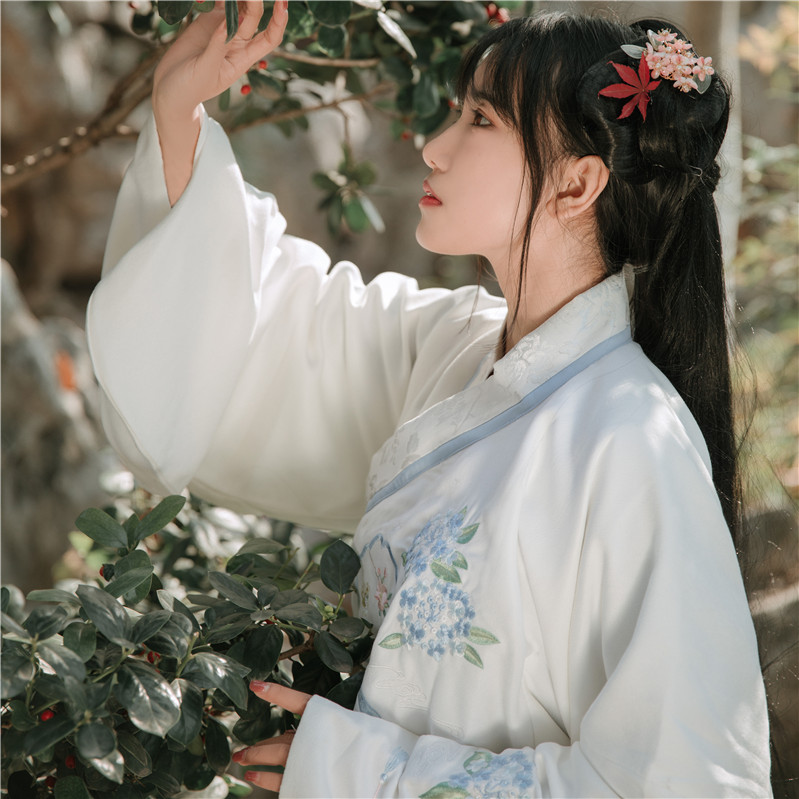 精致紫陽(yáng)扇香圖案繡花漢服，清新交領(lǐng)襦裙?jié)h服