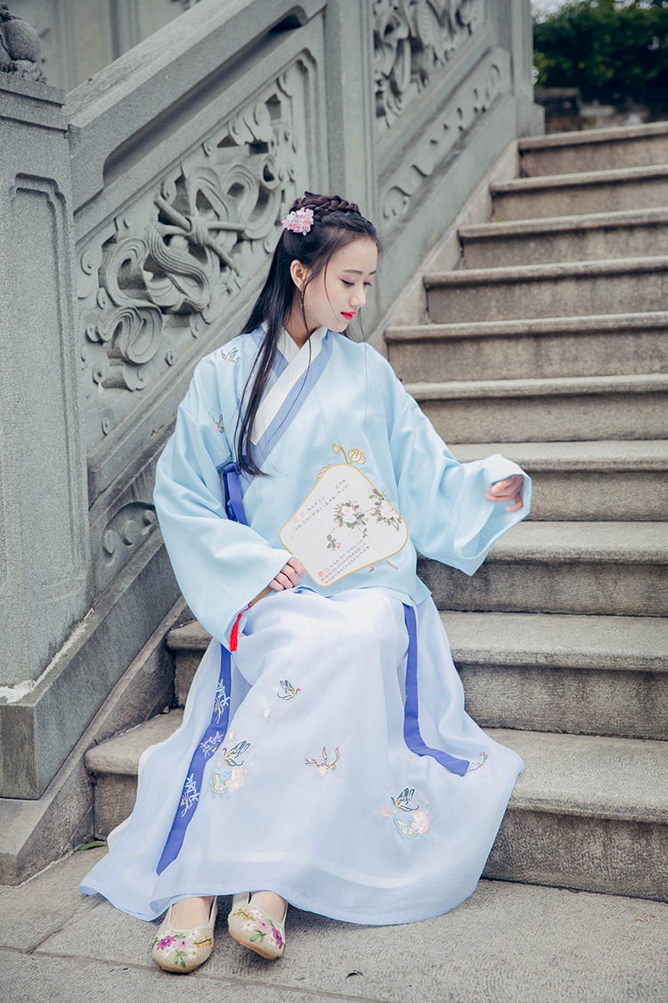 魏晉風(fēng)回雪襦裙?jié)h服，清新淡雅小鹿刺繡漢服