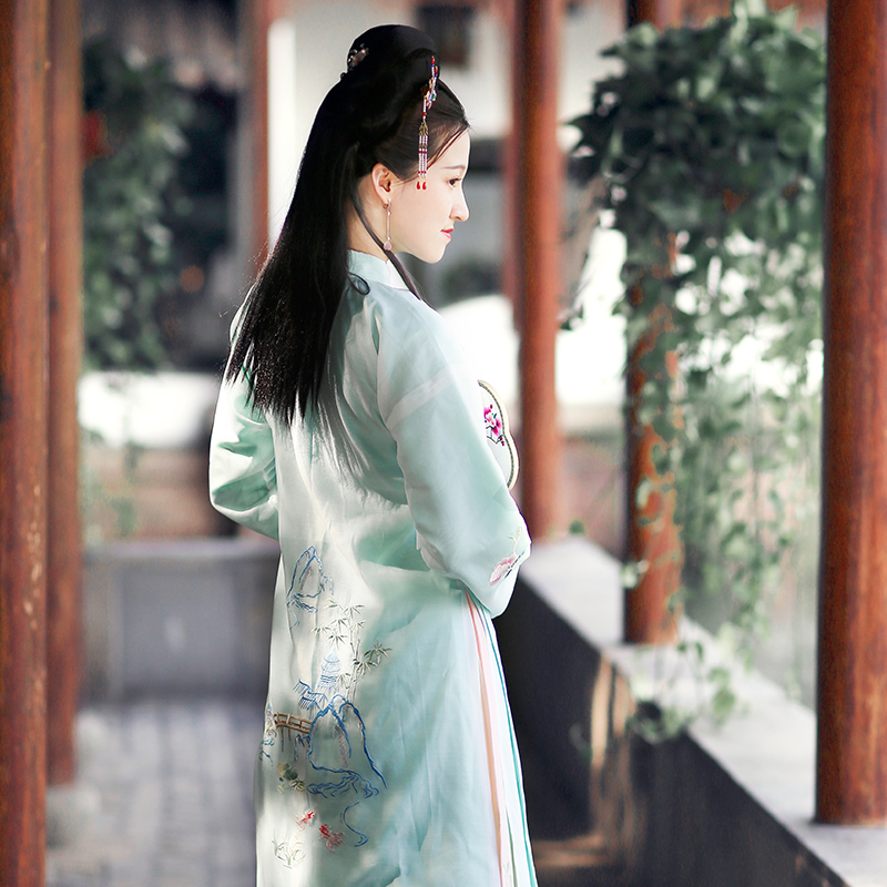 詩意韻味襦裙?jié)h服，淡雅刺繡立領(lǐng)古風(fēng)漢服